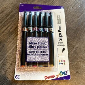 Brand New Pentel Arts Sign Pen Micro Brush for drawing and sketching.